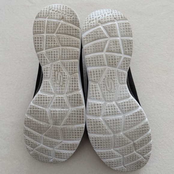 Skechers Hands Free Swift Fit Memory Foam Black White Sneakers Shoes Size 7 - Picture 9 of 16